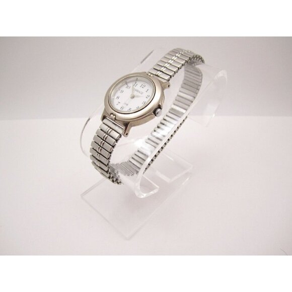 Women Carriage by Timex Quartz WR Analog 27mm Dial Causal Round Watch (G322) - Picture 8 of 12